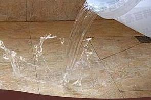 海陵漏水维修 免砸砖防水材料该如何施工